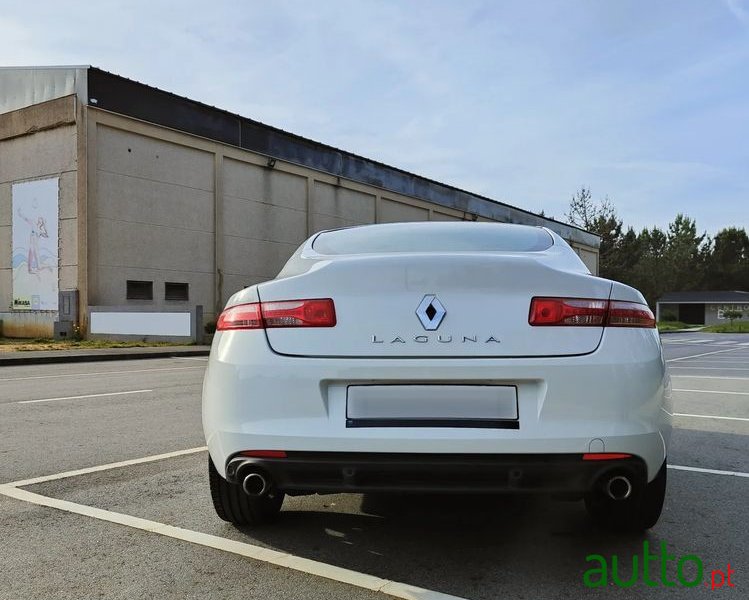 2013' Renault Laguna Coupe photo #5