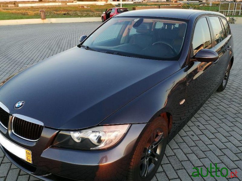 2008' BMW 318 D Touring photo #2