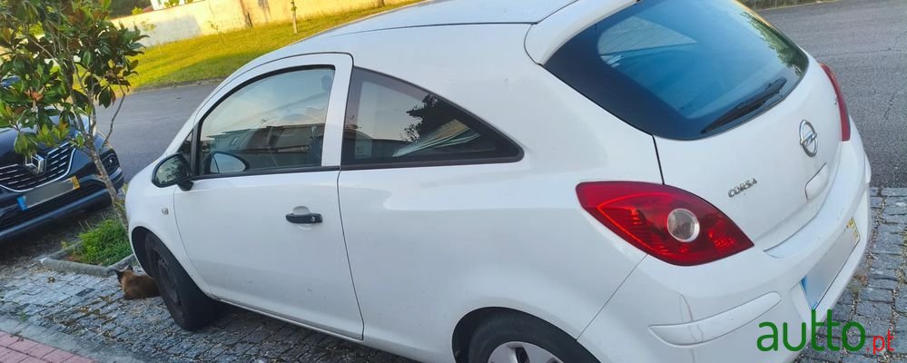 2013' Opel Corsa photo #3