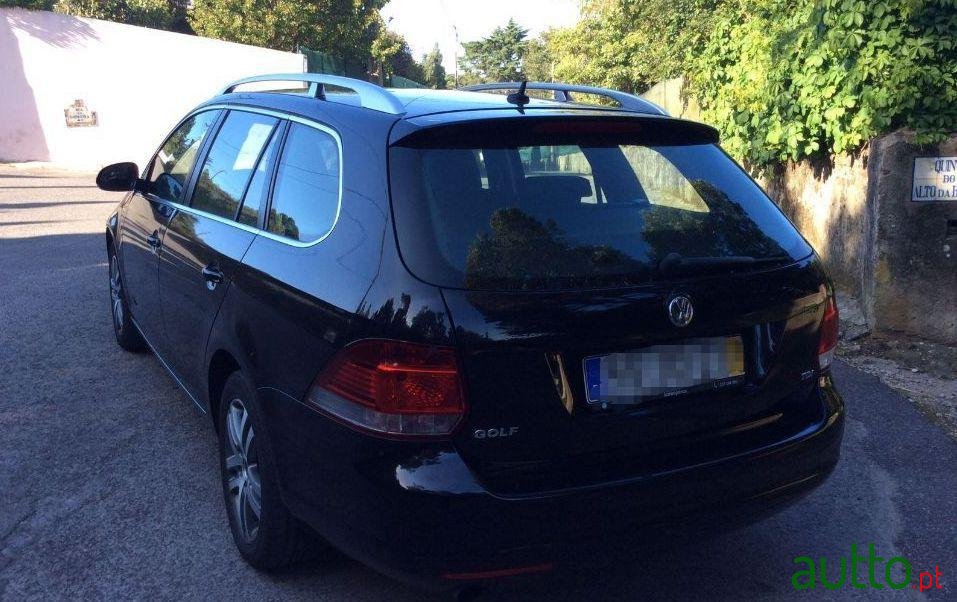 2010' Volkswagen Golf Variant photo #1