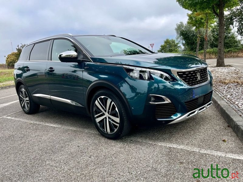 2017' Peugeot 5008 photo #2