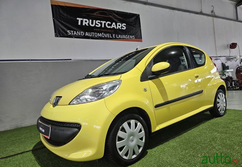 2006' Peugeot 107 photo #2