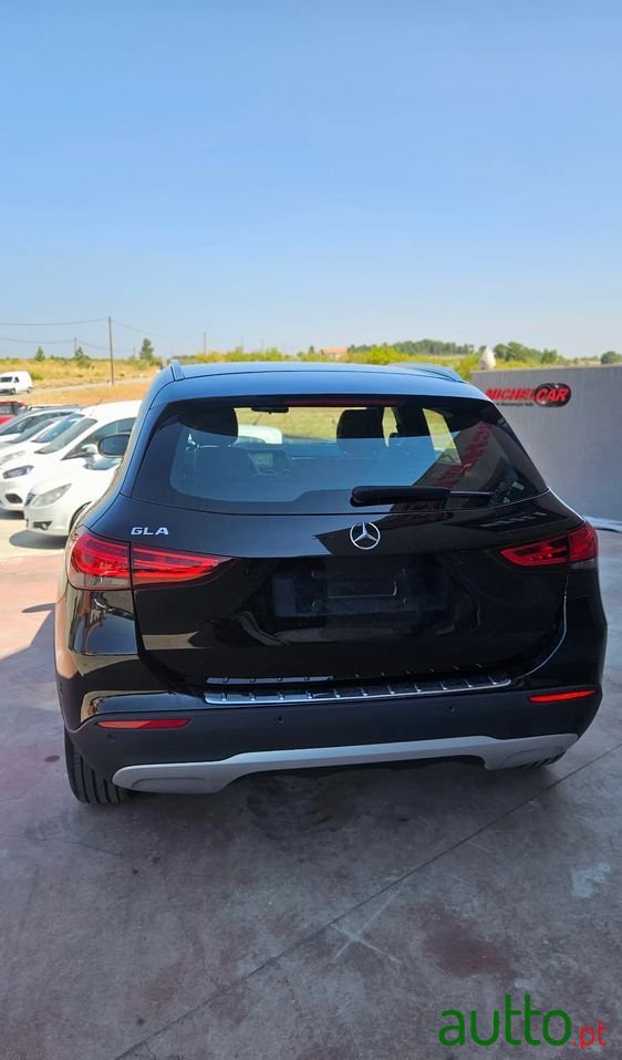 2022' Mercedes-Benz Classe Gla photo #3