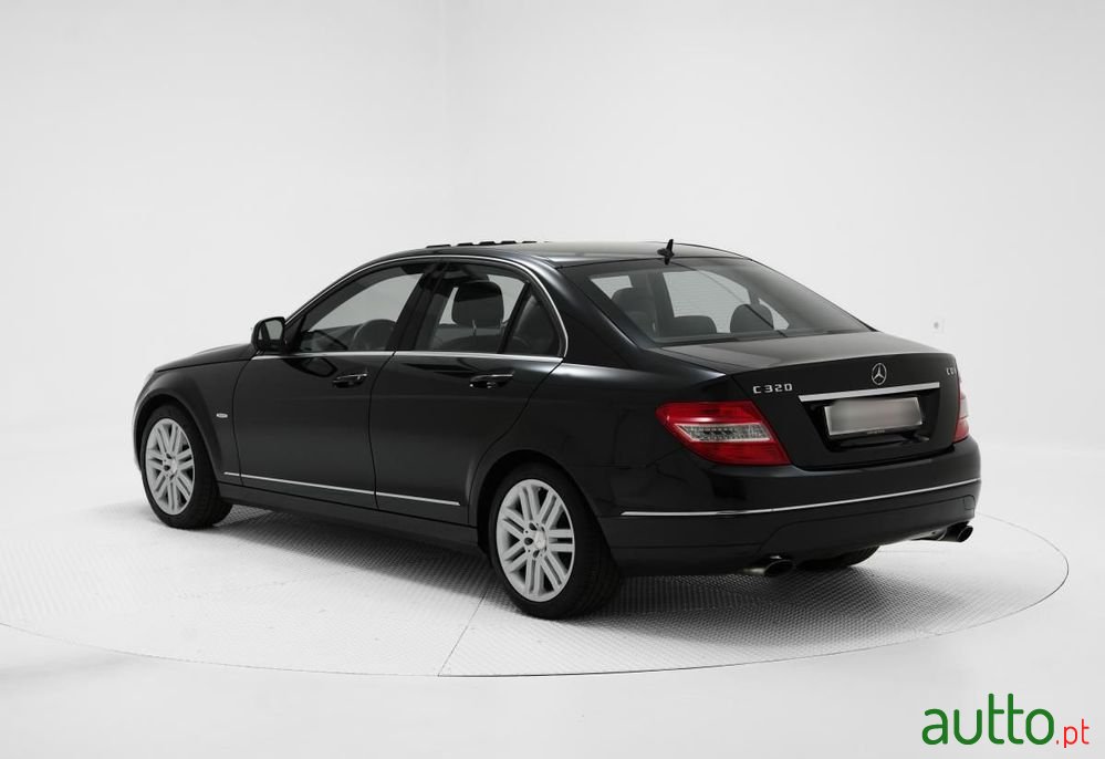 2008' Mercedes-Benz Classe C photo #3