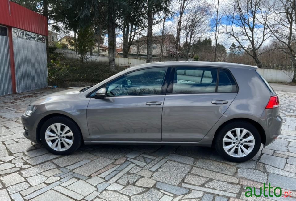 2015' Volkswagen Golf photo #6