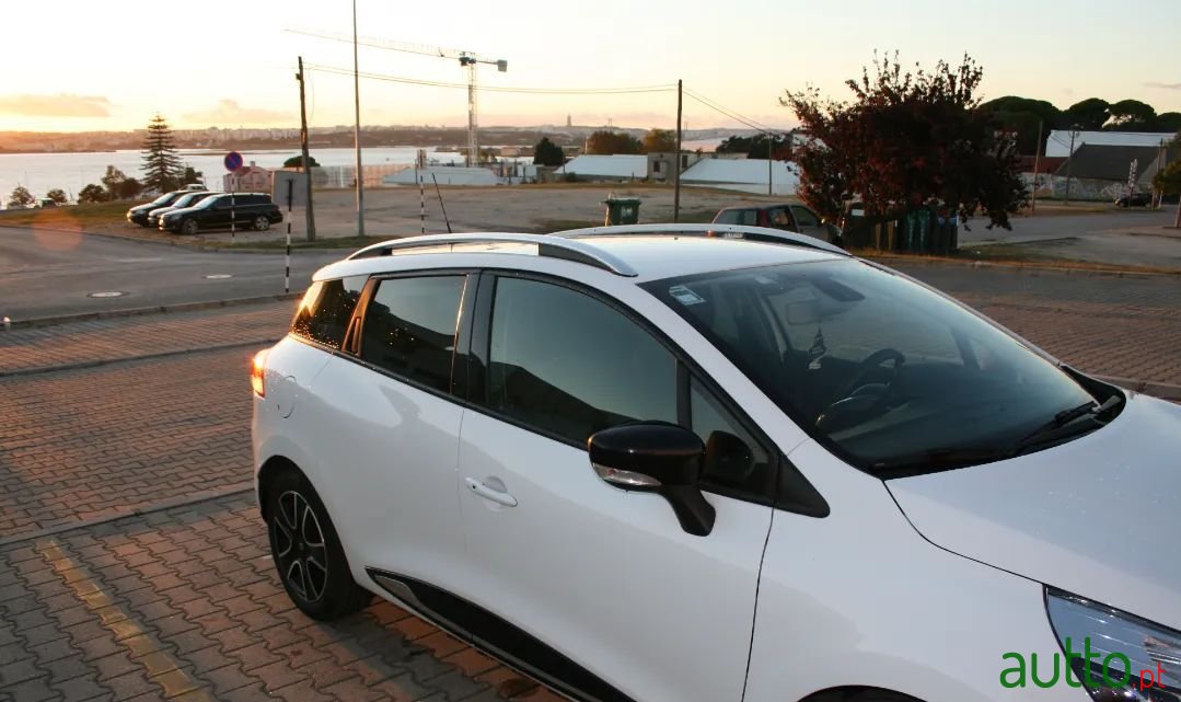 2014' Renault Clio Sport Tourer photo #5