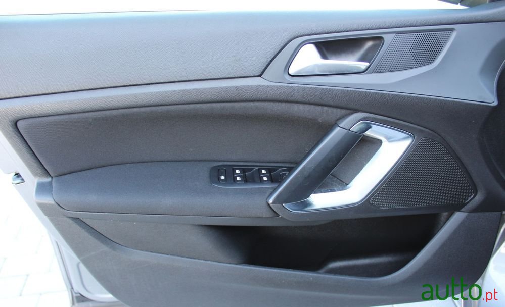 2018' Peugeot 308 photo #5