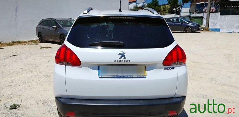 2014' Peugeot 2008 1.4 Hdi Active photo #2