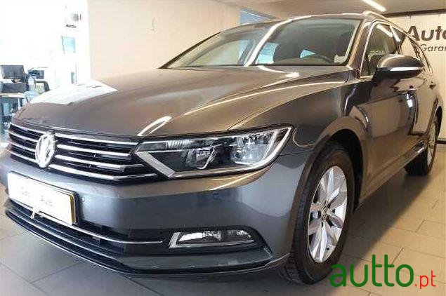 2016' Volkswagen Passat Variant photo #2