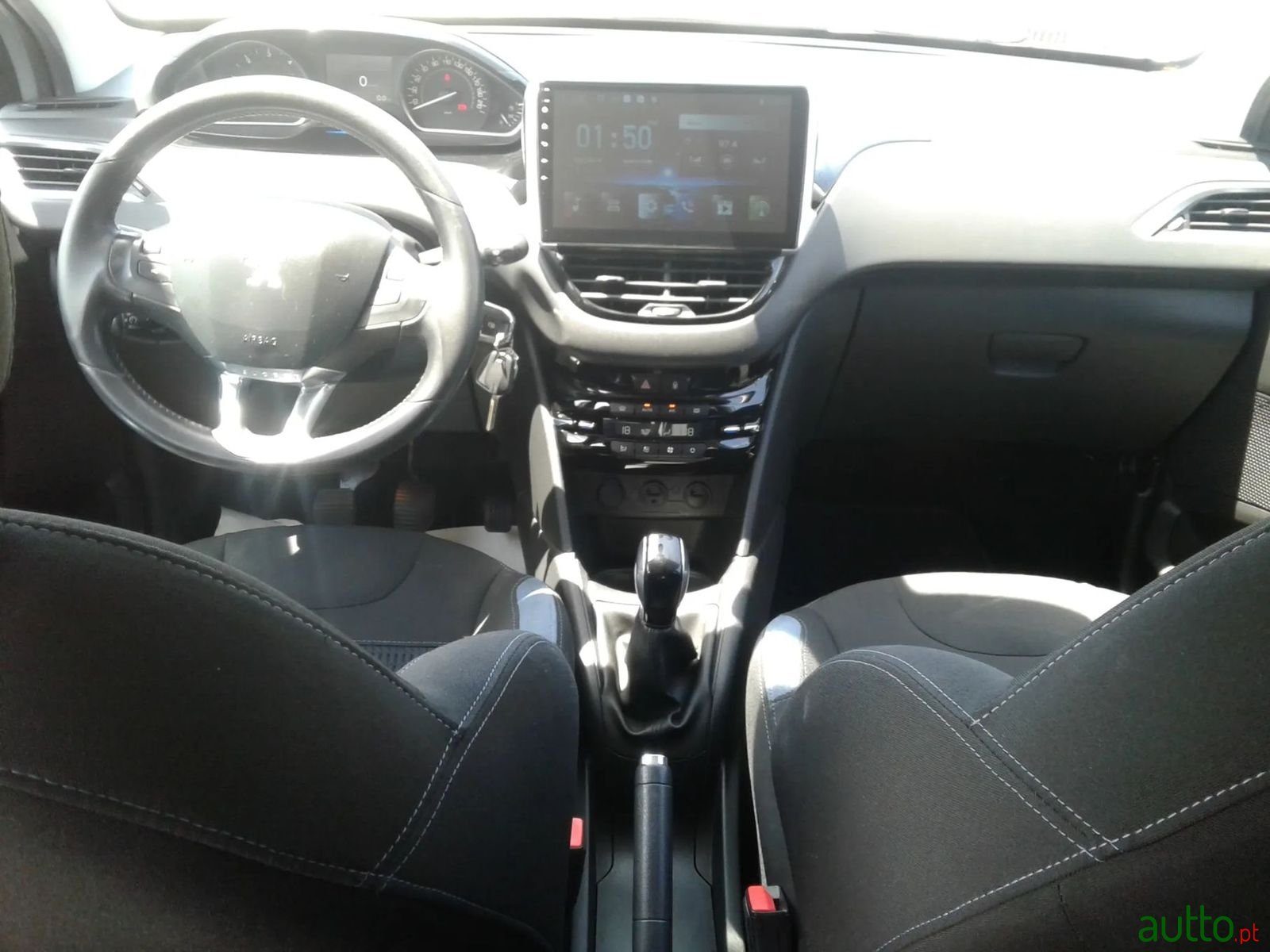 2013' Peugeot 208 photo #6