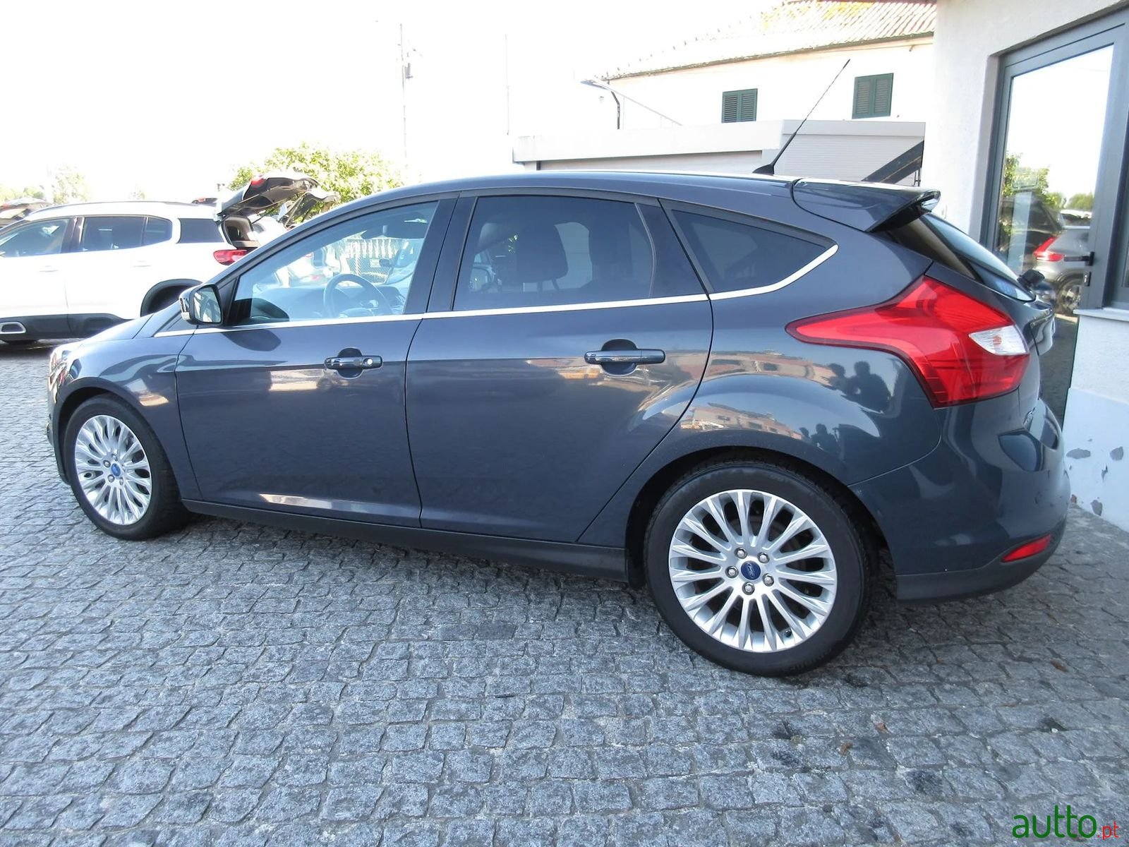 2011' Ford Focus photo #6