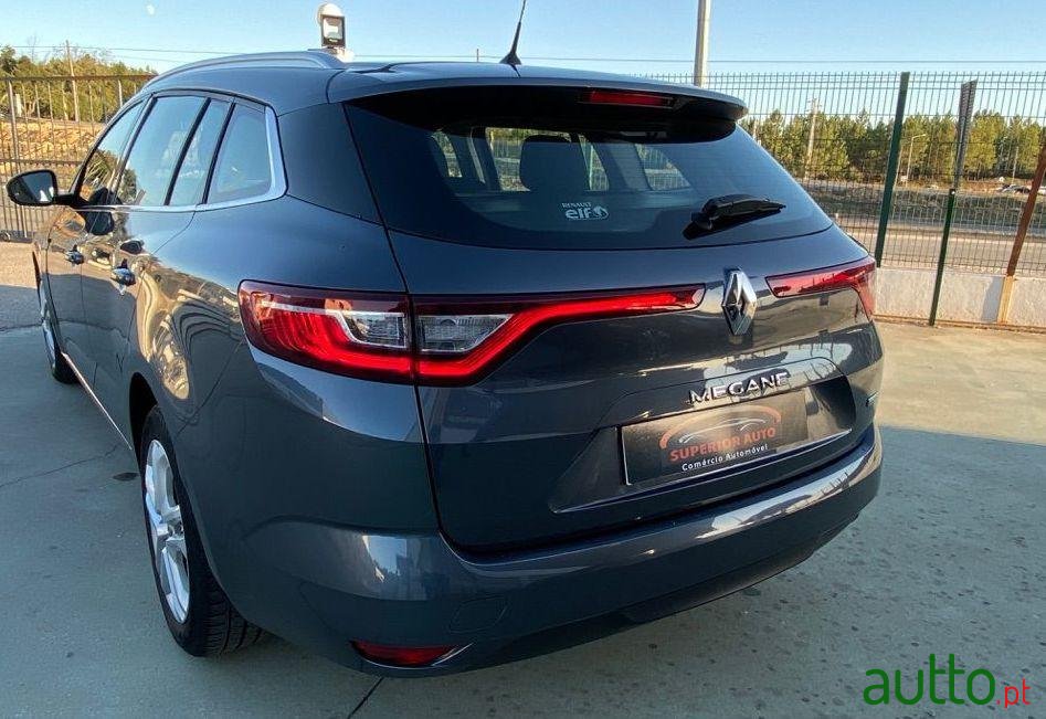2016' Renault Megane Sport Tourer photo #2
