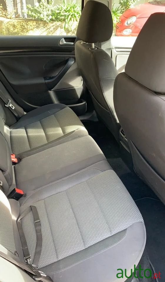 2010' Volkswagen Golf Variant photo #5