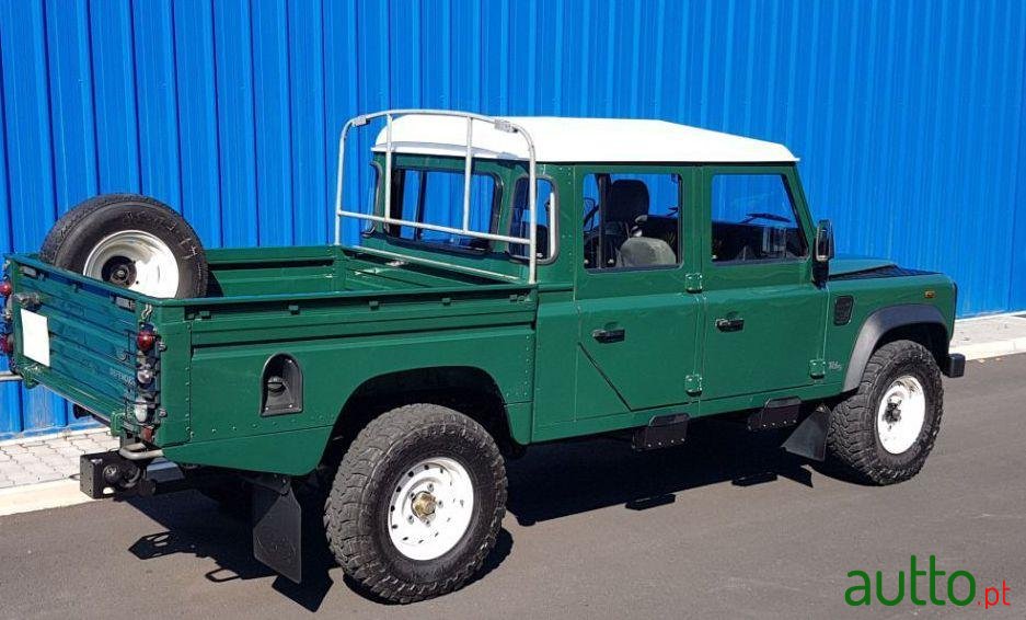 2003' Land Rover Defender photo #2