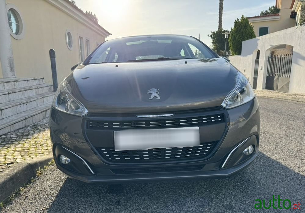 2018' Peugeot 208 photo #2