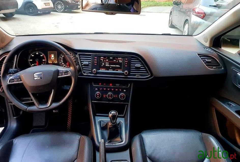 2014' SEAT Leon photo #2