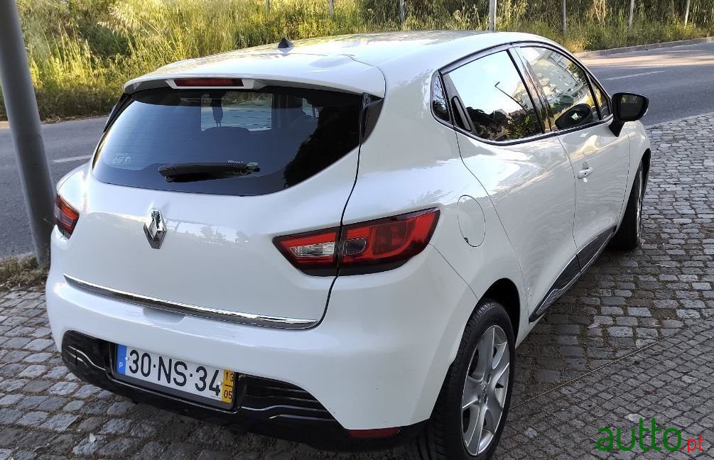 2013' Renault Clio photo #1