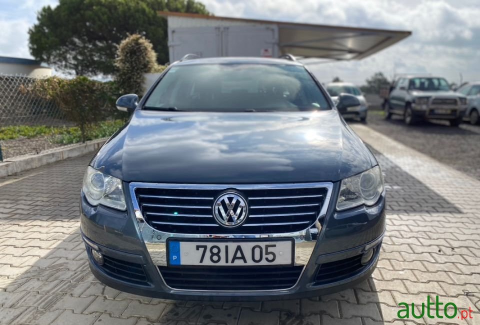 2009' Volkswagen Passat Variant photo #2