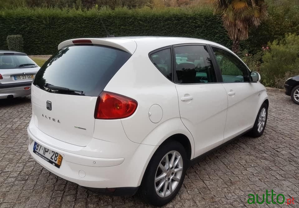 2010' SEAT Altea photo #4