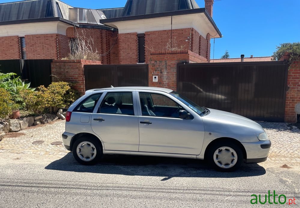 2001' SEAT Ibiza 1.0 Passion photo #1
