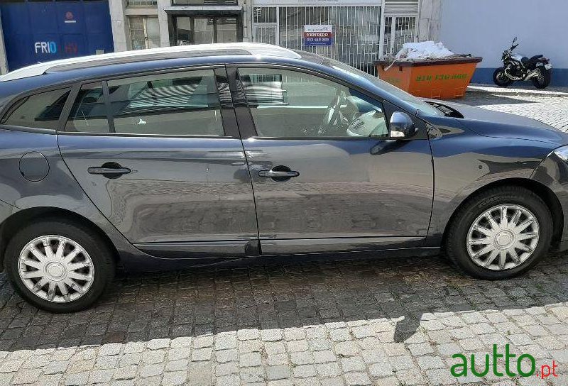 2013' Renault Megane photo #2