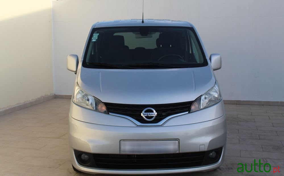 2014' Nissan NV200 Combi photo #2