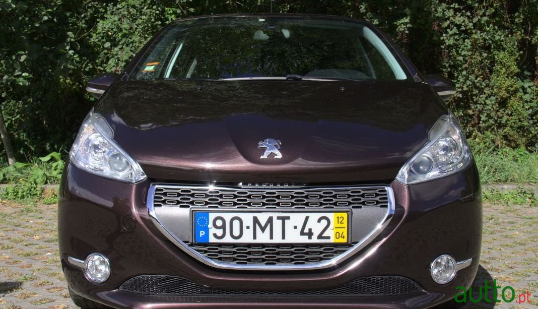 2012' Peugeot 208 photo #5