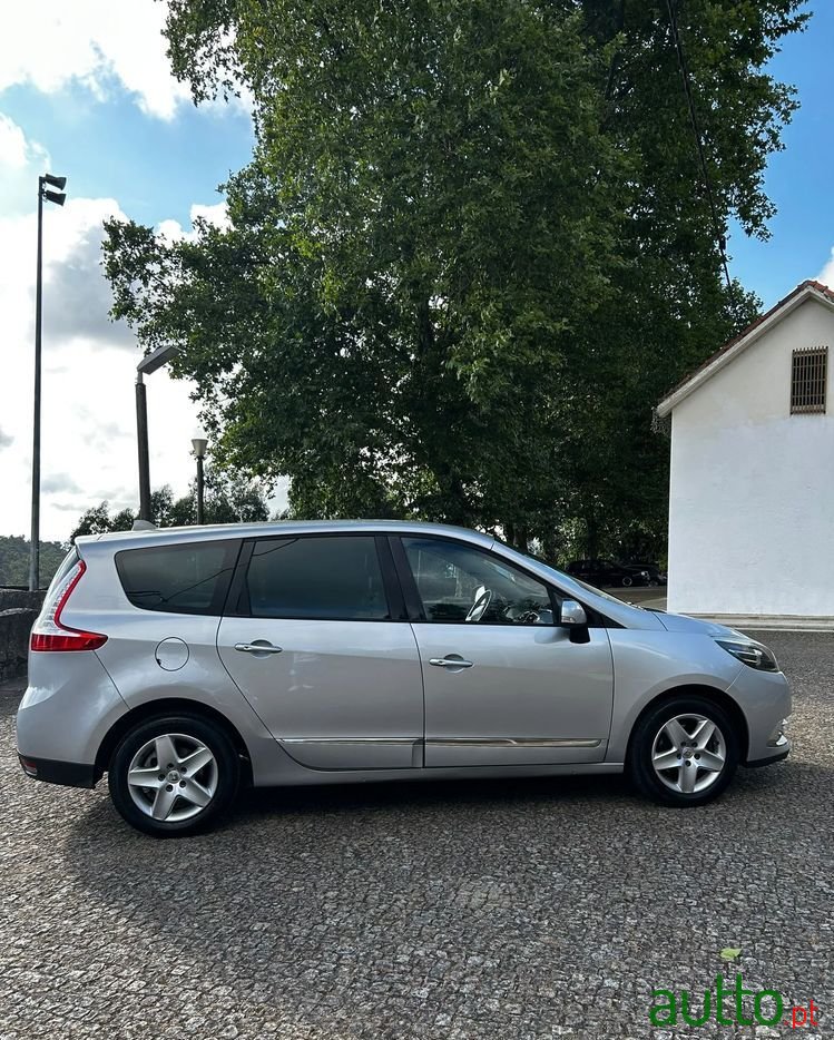 2014' Renault Grand Scenic photo #6
