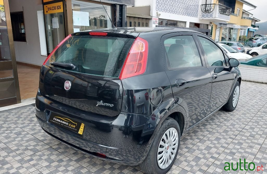2010' Fiat Grande Punto photo #6