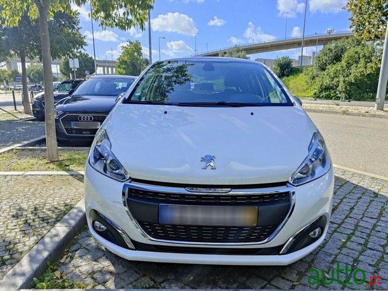 2019' Peugeot 208 photo #4