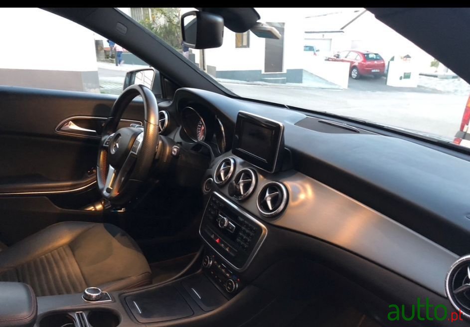 2013' Mercedes-Benz Cla-200 photo #4