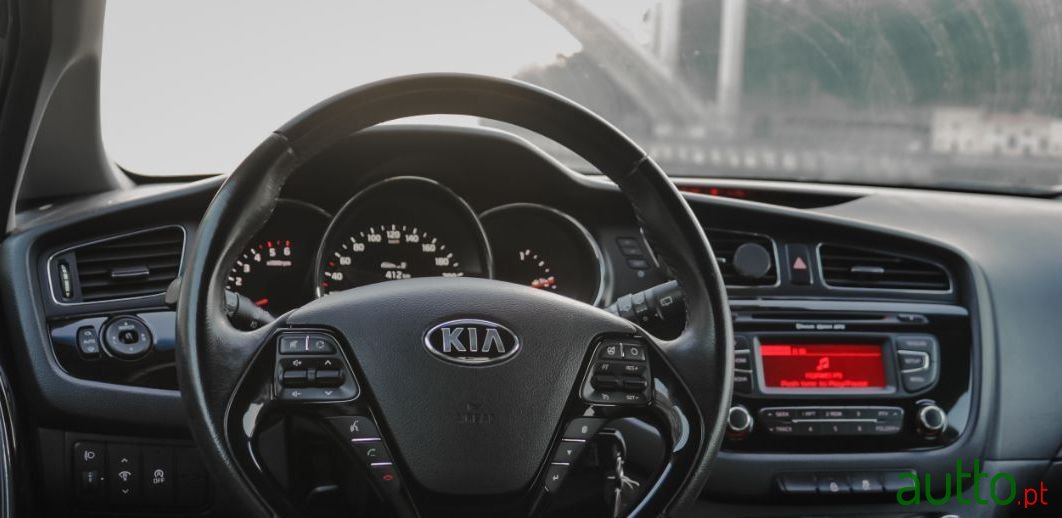 2012' Kia Ceed Sw photo #4