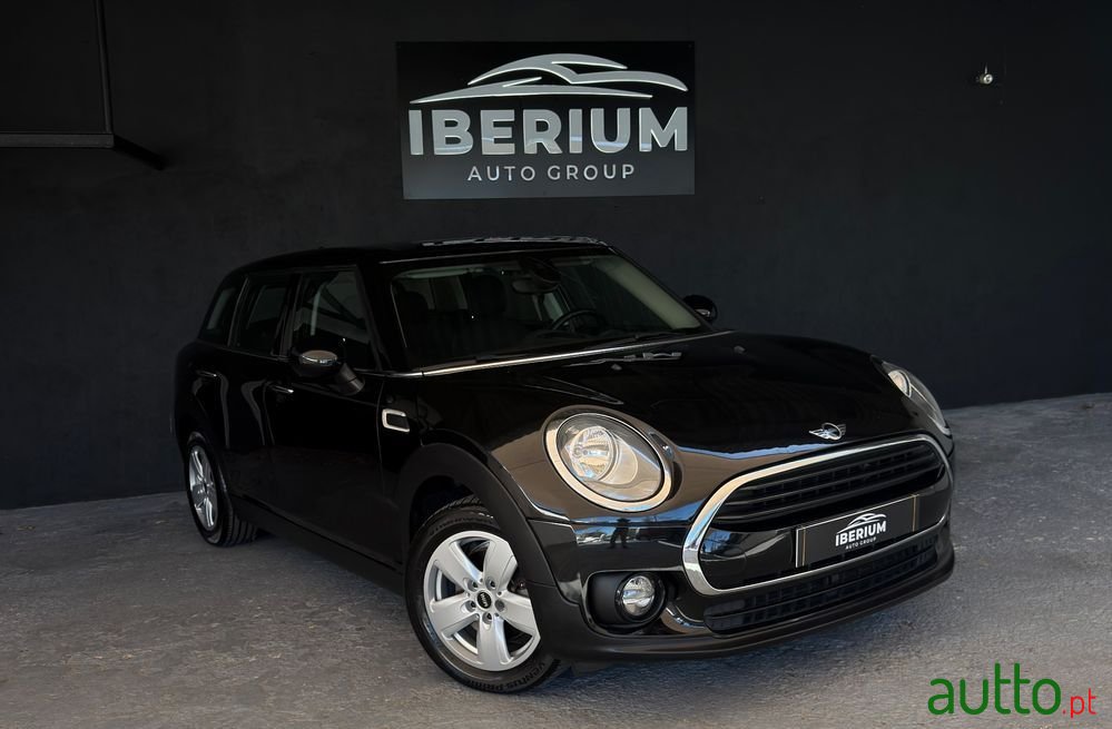 2016' MINI Clubman Cooper Essential photo #3