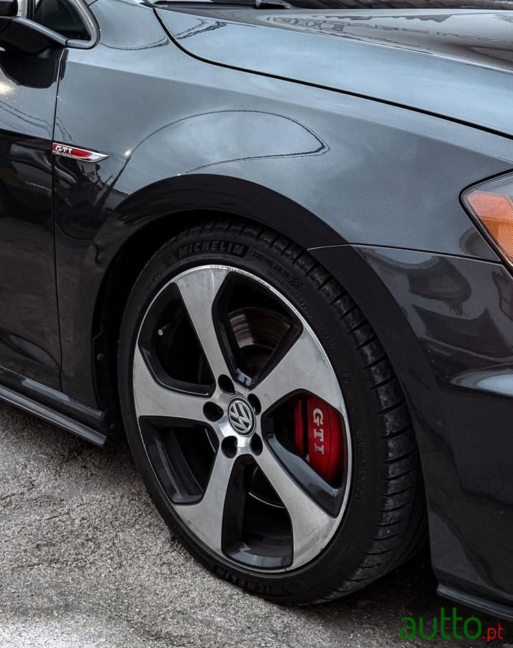 2016' Volkswagen Golf 2.0 Tsi Gti photo #4