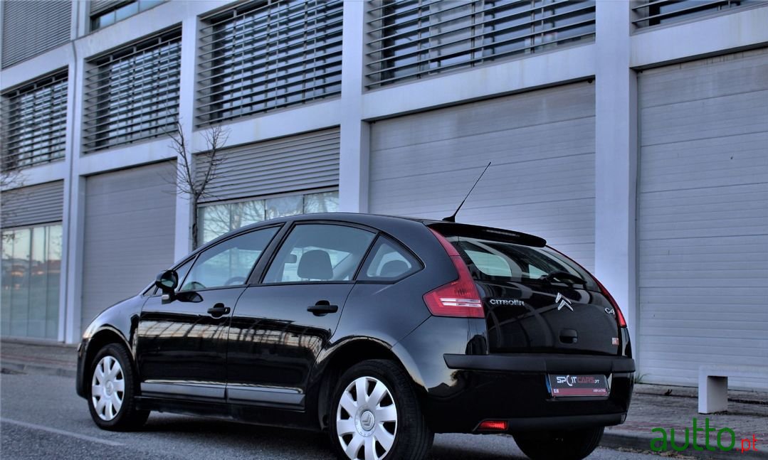2008' Citroen C4 photo #3
