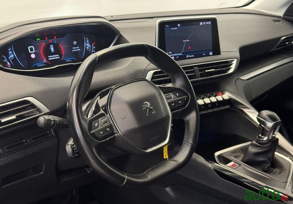 2019' Peugeot 3008 1.5 Bluehdi Active photo #5