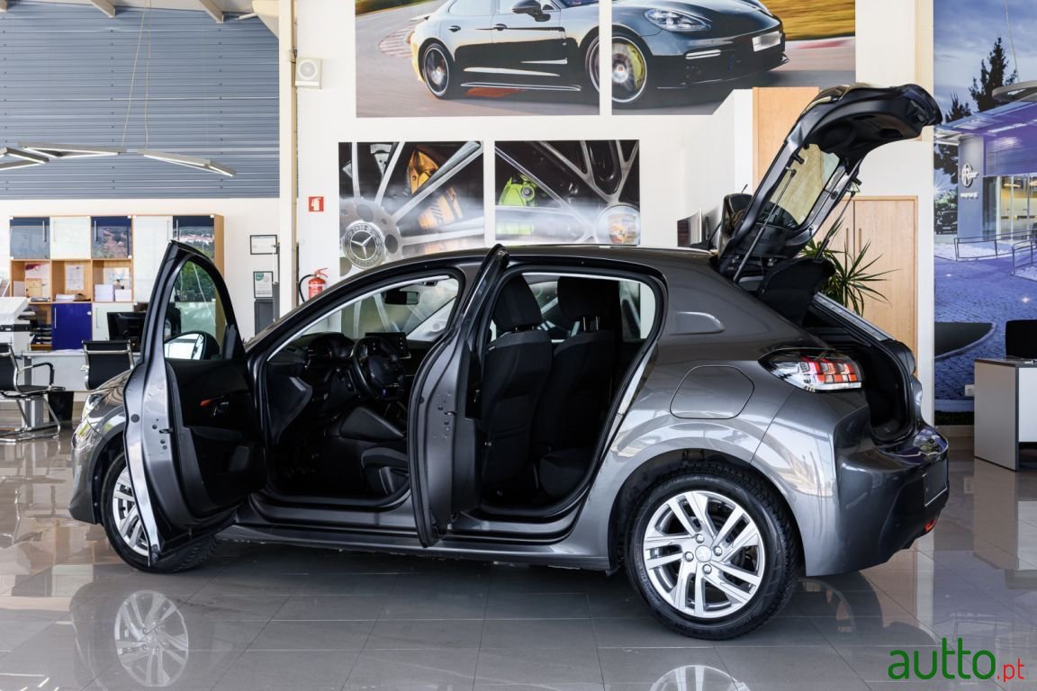 2020' Peugeot 208 photo #4