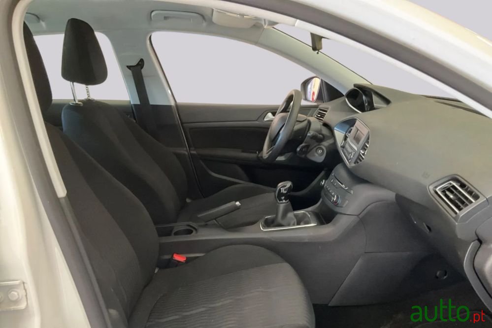 2016' Peugeot 308 1.2 Vti Access photo #3