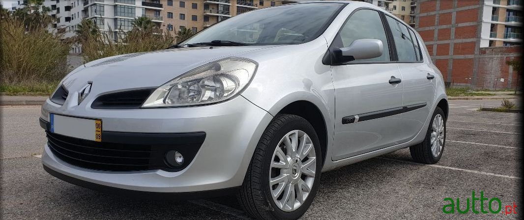 2006' Renault Clio photo #1