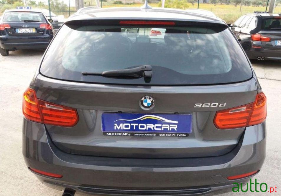 2012' BMW 320 D Touring photo #1