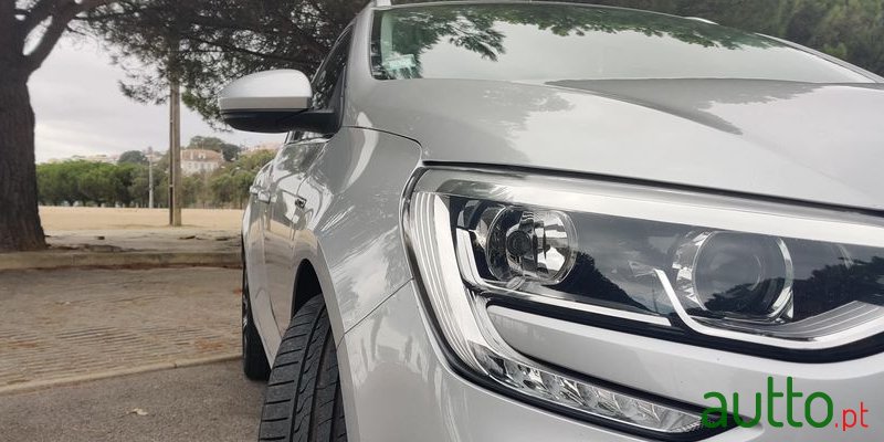 2016' Renault Megane Sport Tourer photo #3