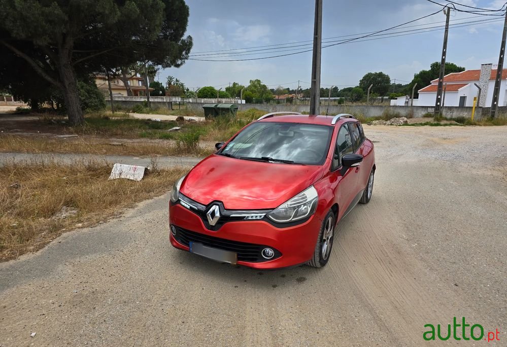 2016' Renault Clio Sport Tourer photo #1