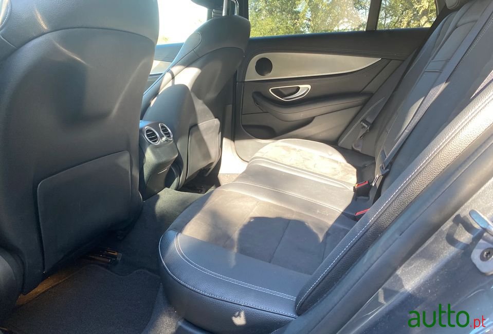 2018' Mercedes-Benz E-220 photo #6