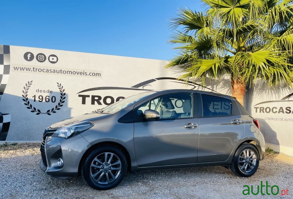 2016' Toyota Yaris photo #2