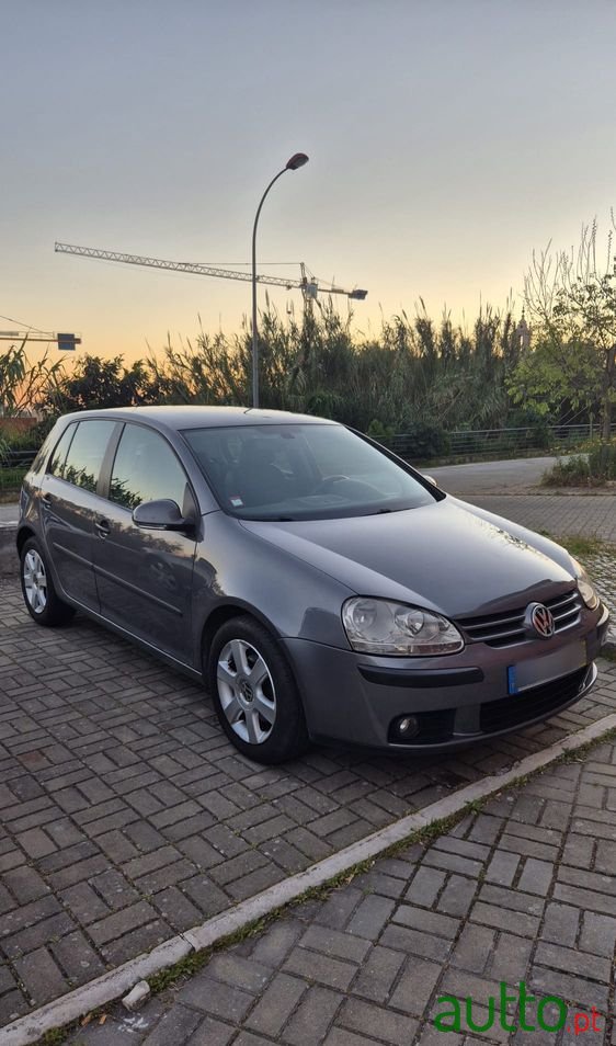 2006' Volkswagen Golf photo #3