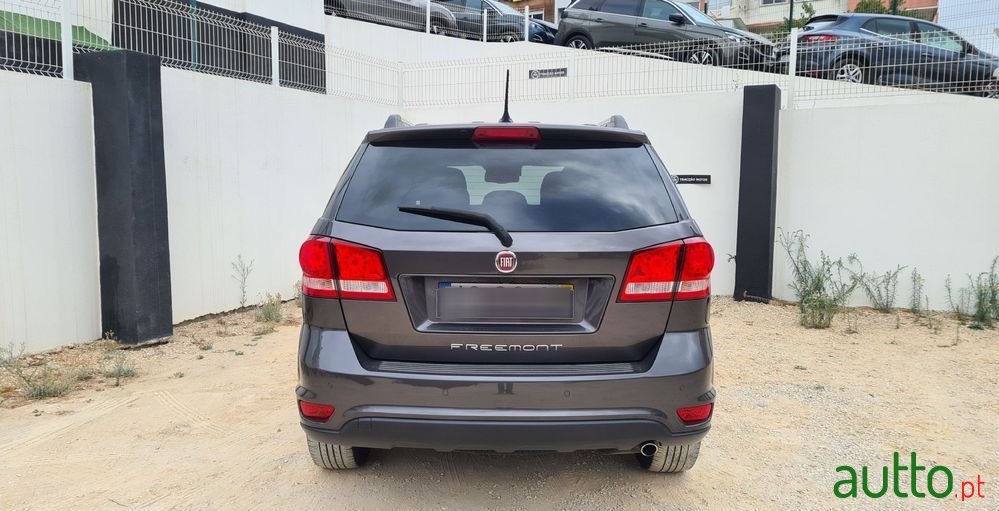 2015' Fiat Freemont 2.0 M-Jet photo #6