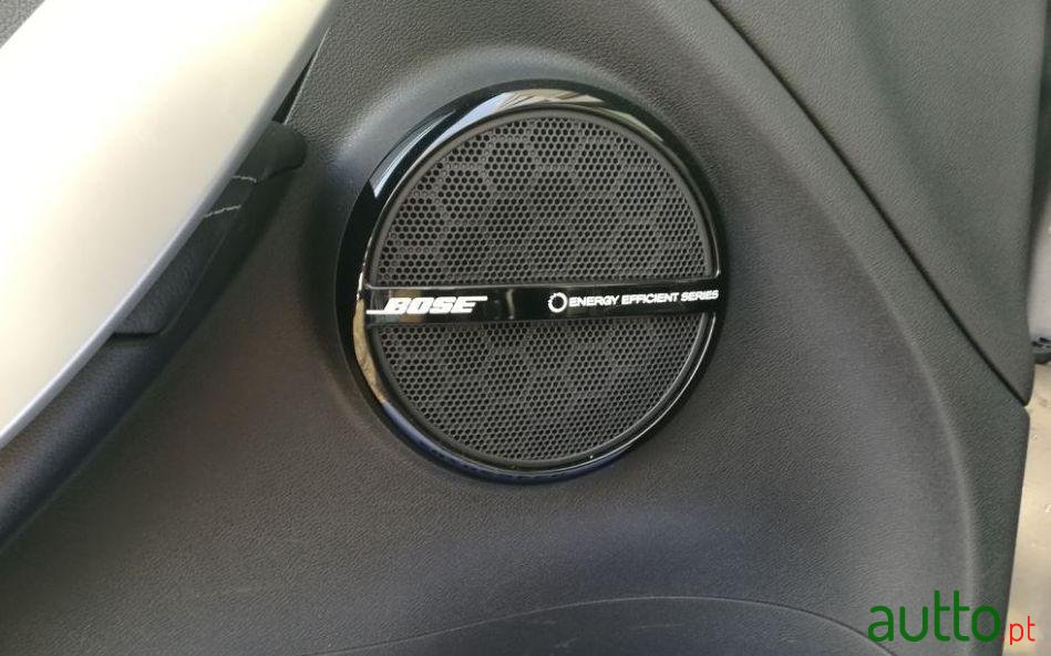 2012' Renault Megane Break photo #3