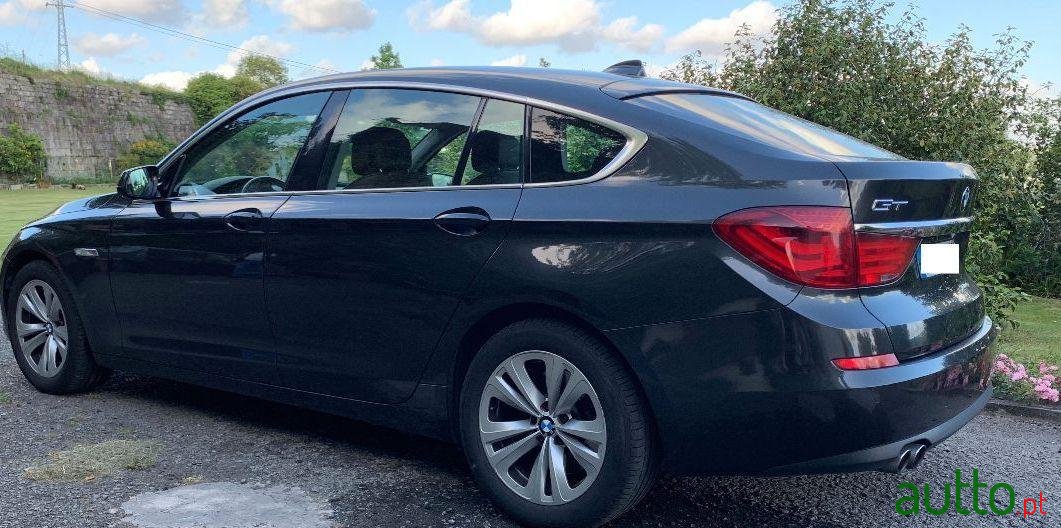 2010' BMW 530 Gran Turismo photo #3