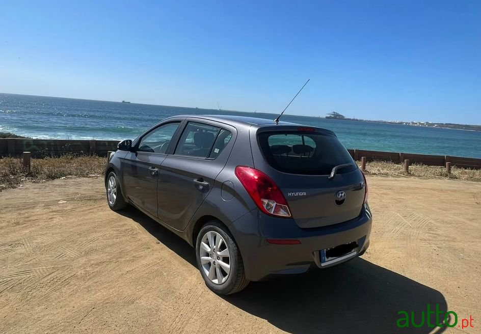 2014' Hyundai i20 photo #3