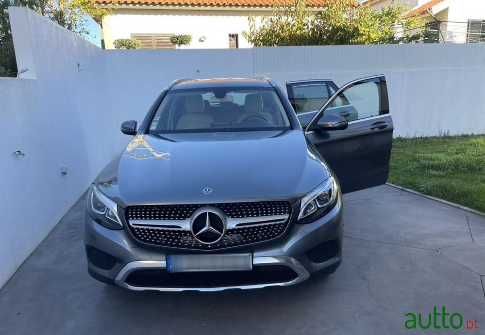 2017' Mercedes-Benz GLC 250 photo #3